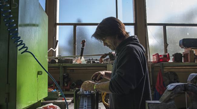 Mécanicien réparateur, mécanicienne réparatrice de matériels agricoles et d'espaces verts option parcs et jardins